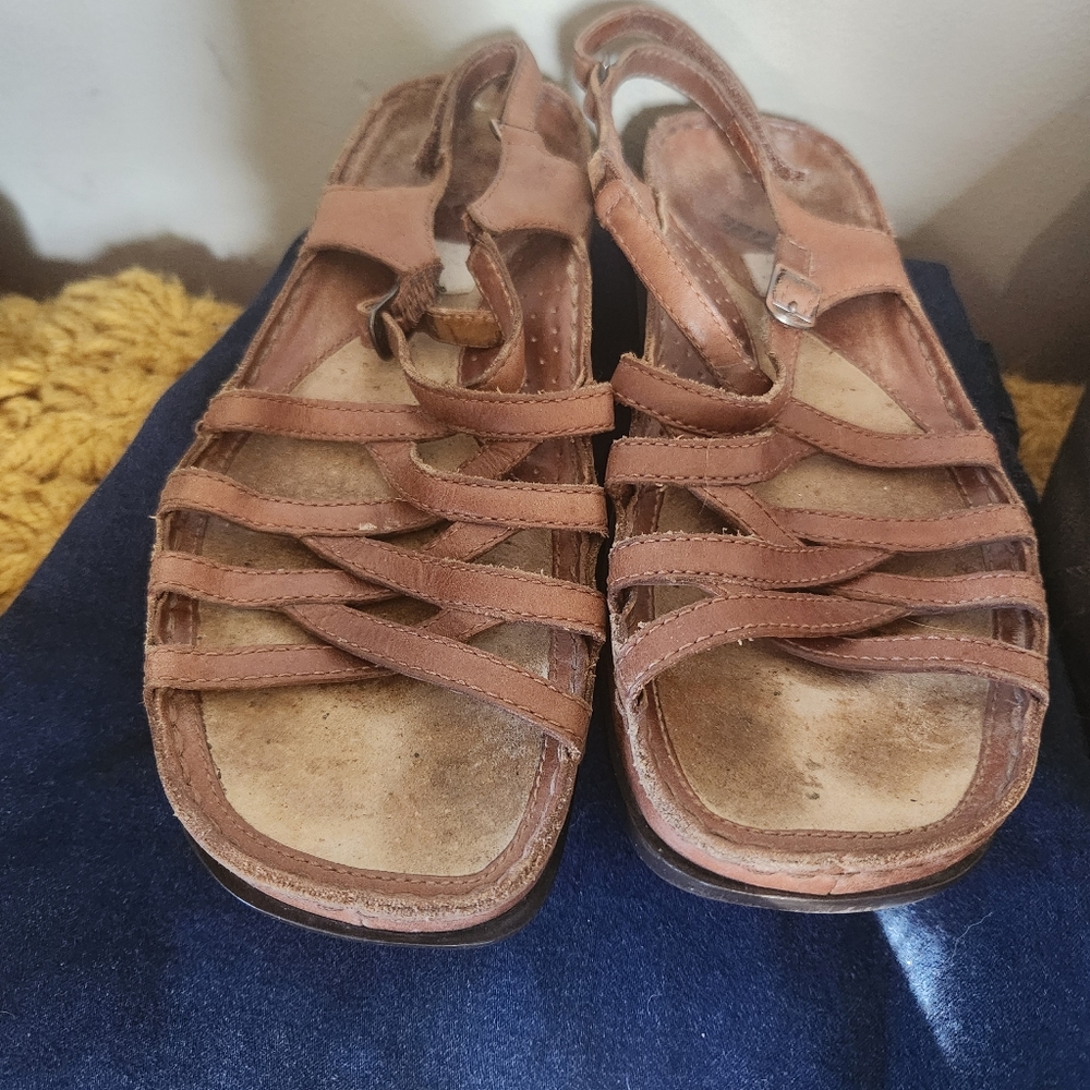 Earth US 8 Leather Sandals